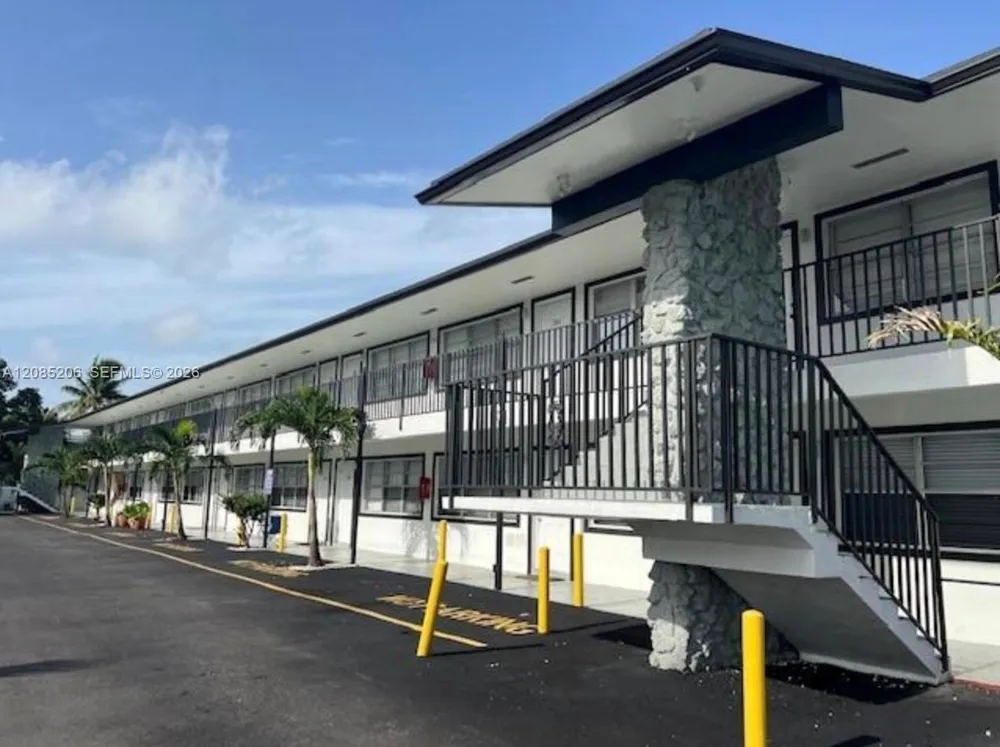 2300 Madison St #107 Hollywood, FL 33020