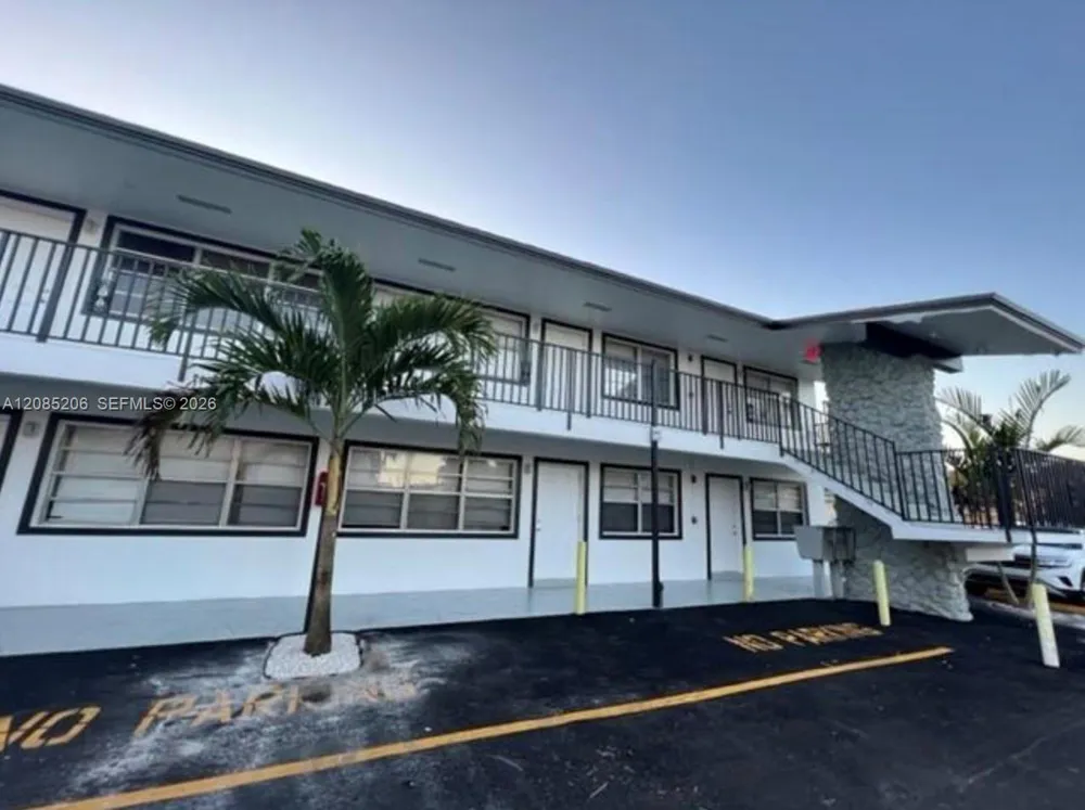 2300 Madison St #107 Hollywood, FL 33020