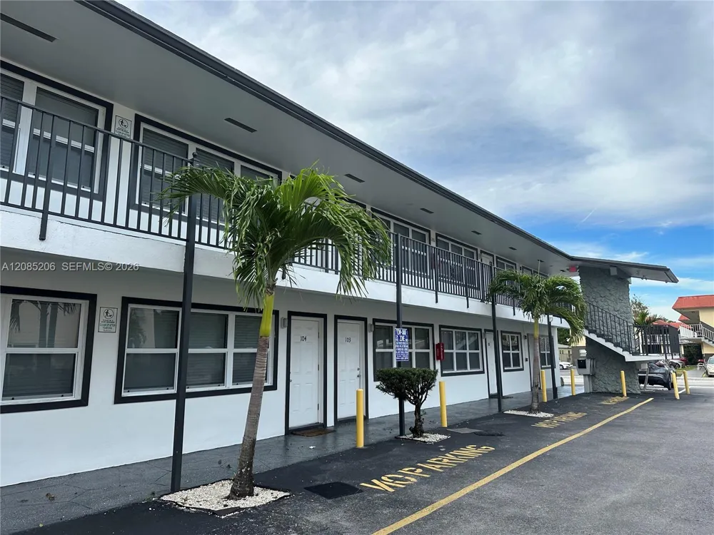 2300 Madison St #107 Hollywood, FL 33020