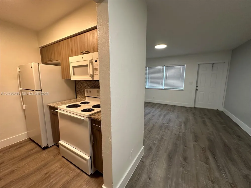 2300 Madison St #107 Hollywood, FL 33020