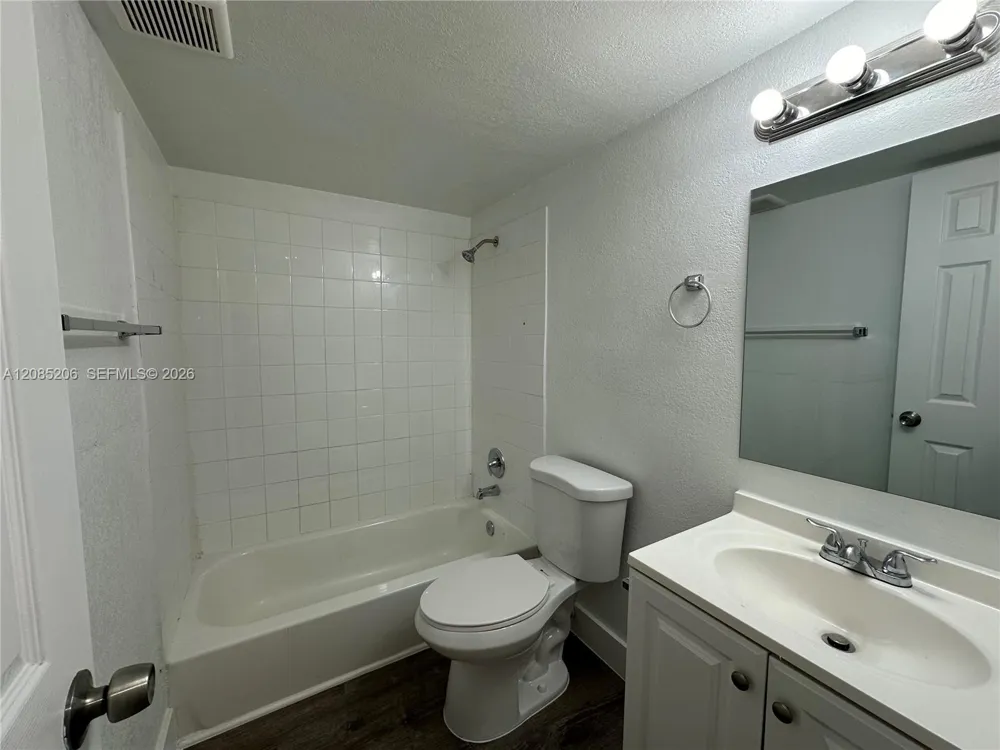 2300 Madison St #107 Hollywood, FL 33020