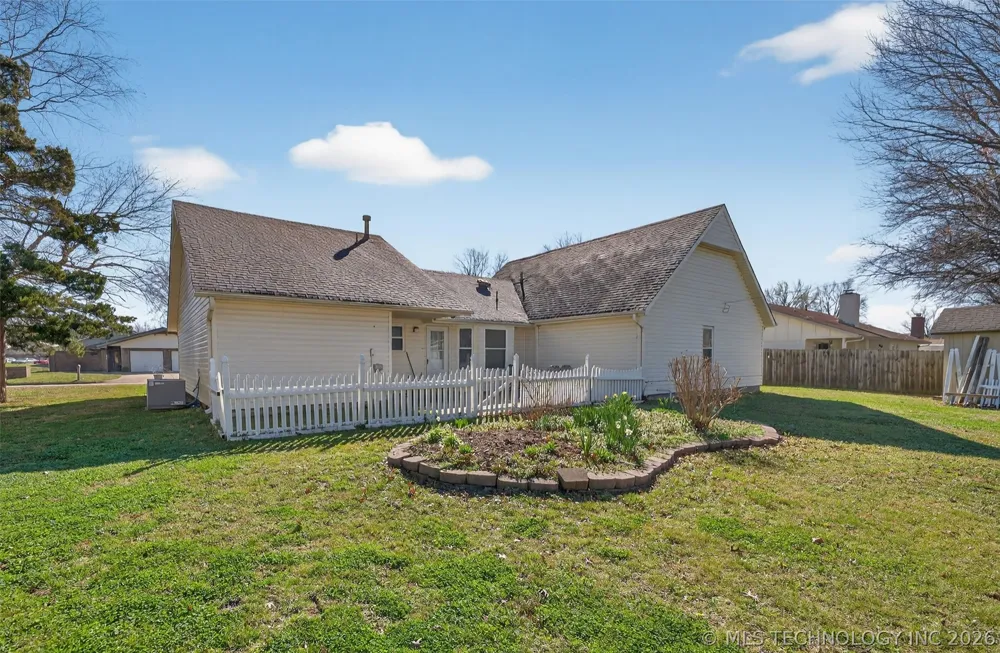1408 S Veyda Street Pryor, OK 74361