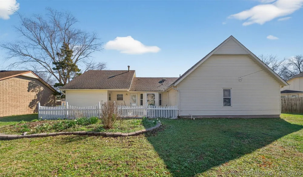 1408 S Veyda Street Pryor, OK 74361