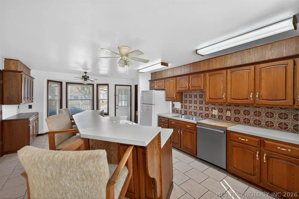 1408 S Veyda Street Pryor, OK 74361
