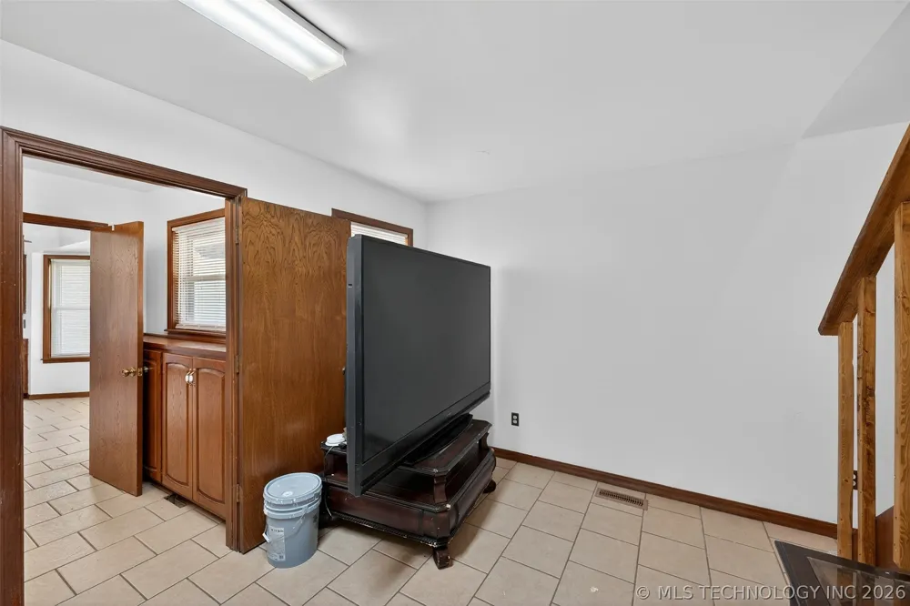 1408 S Veyda Street Pryor, OK 74361