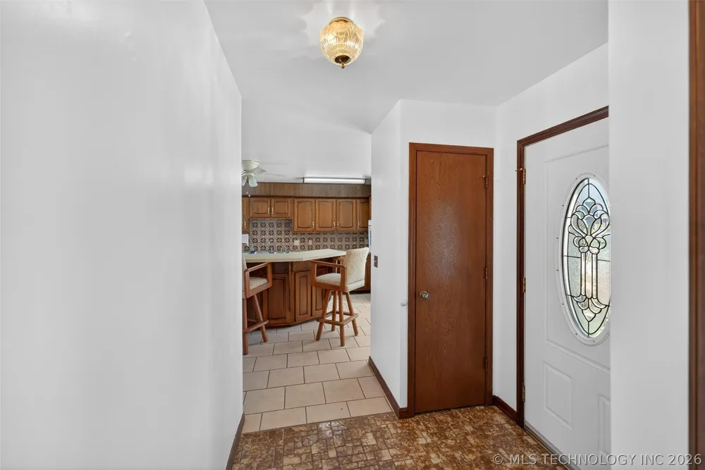 1408 S Veyda Street Pryor, OK 74361