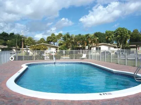 425 SW 18TH AVENUE Fort Lauderdale, FL 33312