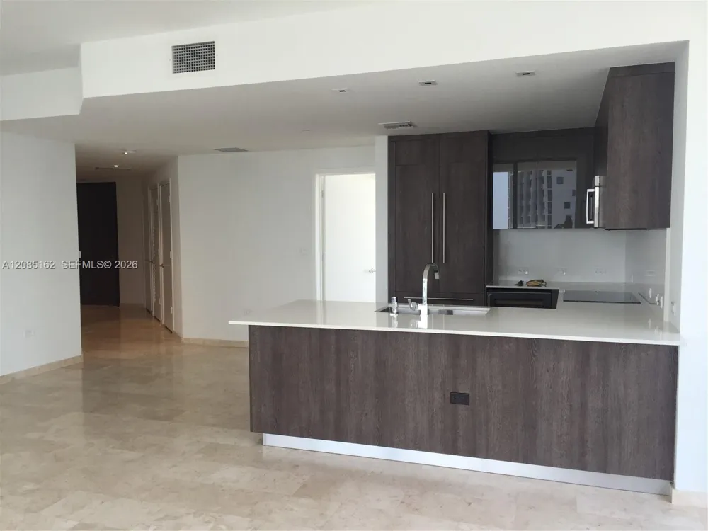 68 SE 6th St #2202 Miami, FL 33131
