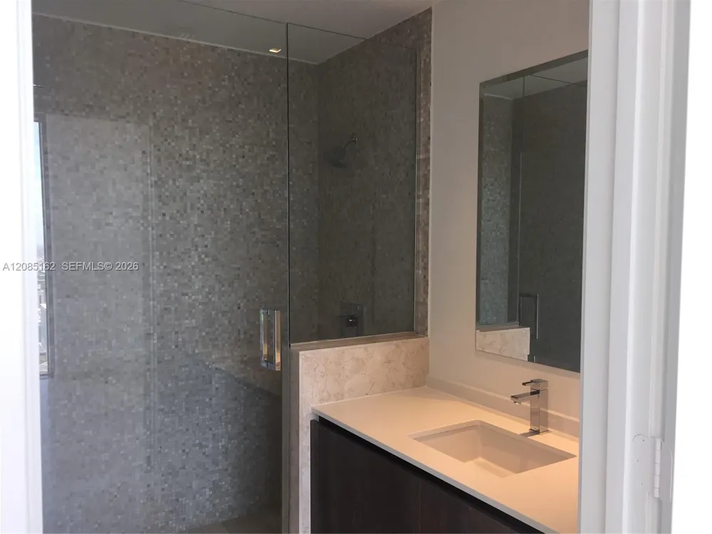 68 SE 6th St #2202 Miami, FL 33131