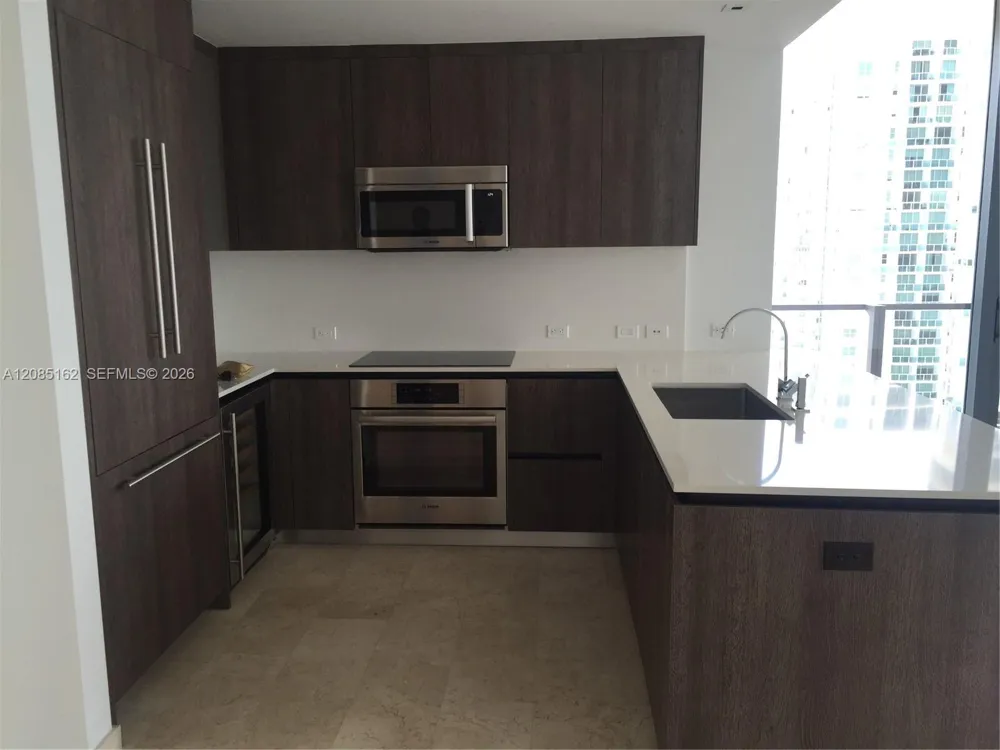 68 SE 6th St #2202 Miami, FL 33131