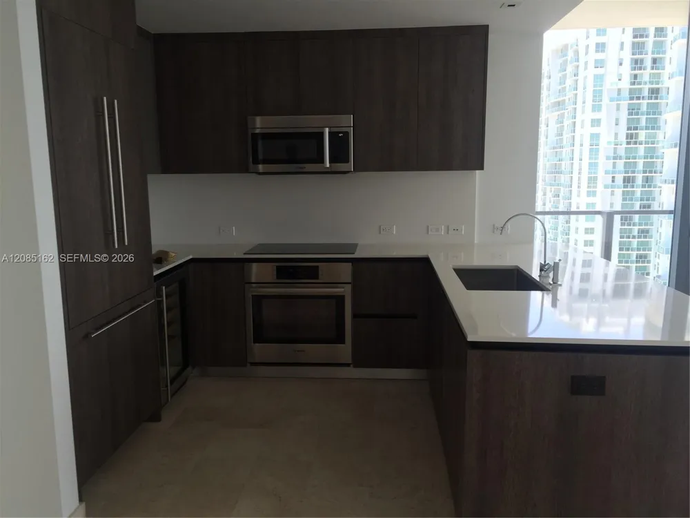 68 SE 6th St #2202 Miami, FL 33131