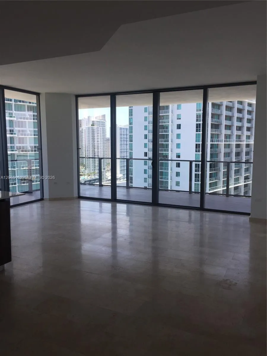 68 SE 6th St #2202 Miami, FL 33131