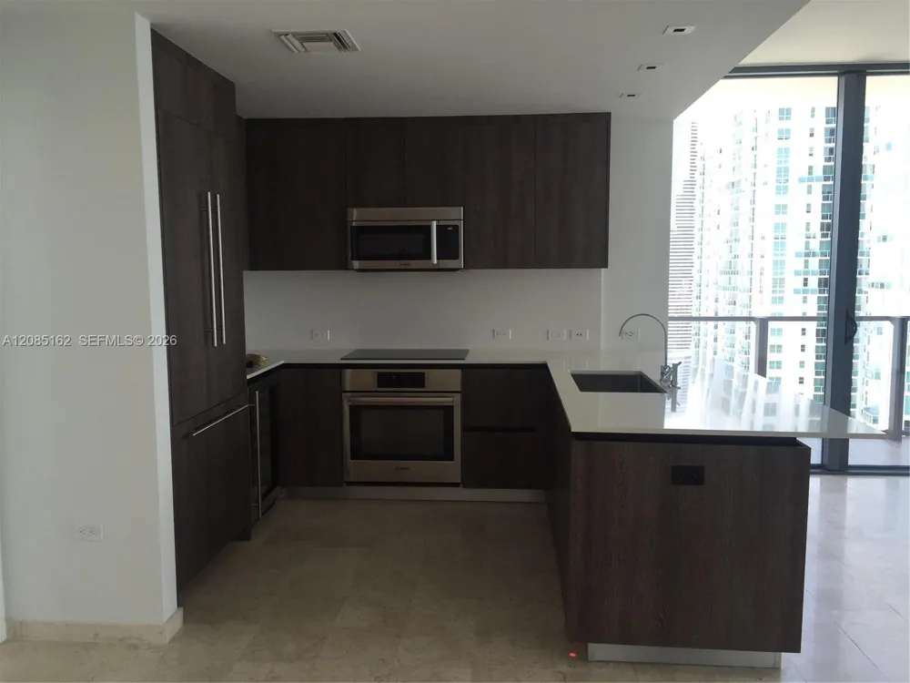 68 SE 6th St #2202 Miami, FL 33131