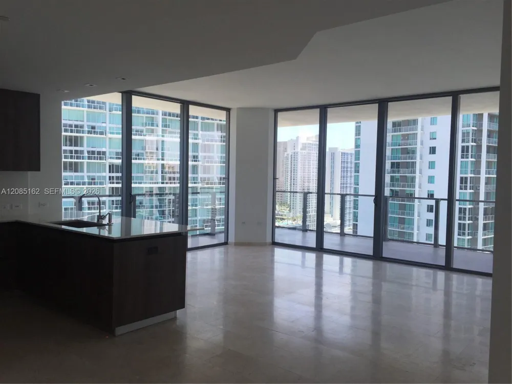 68 SE 6th St #2202 Miami, FL 33131