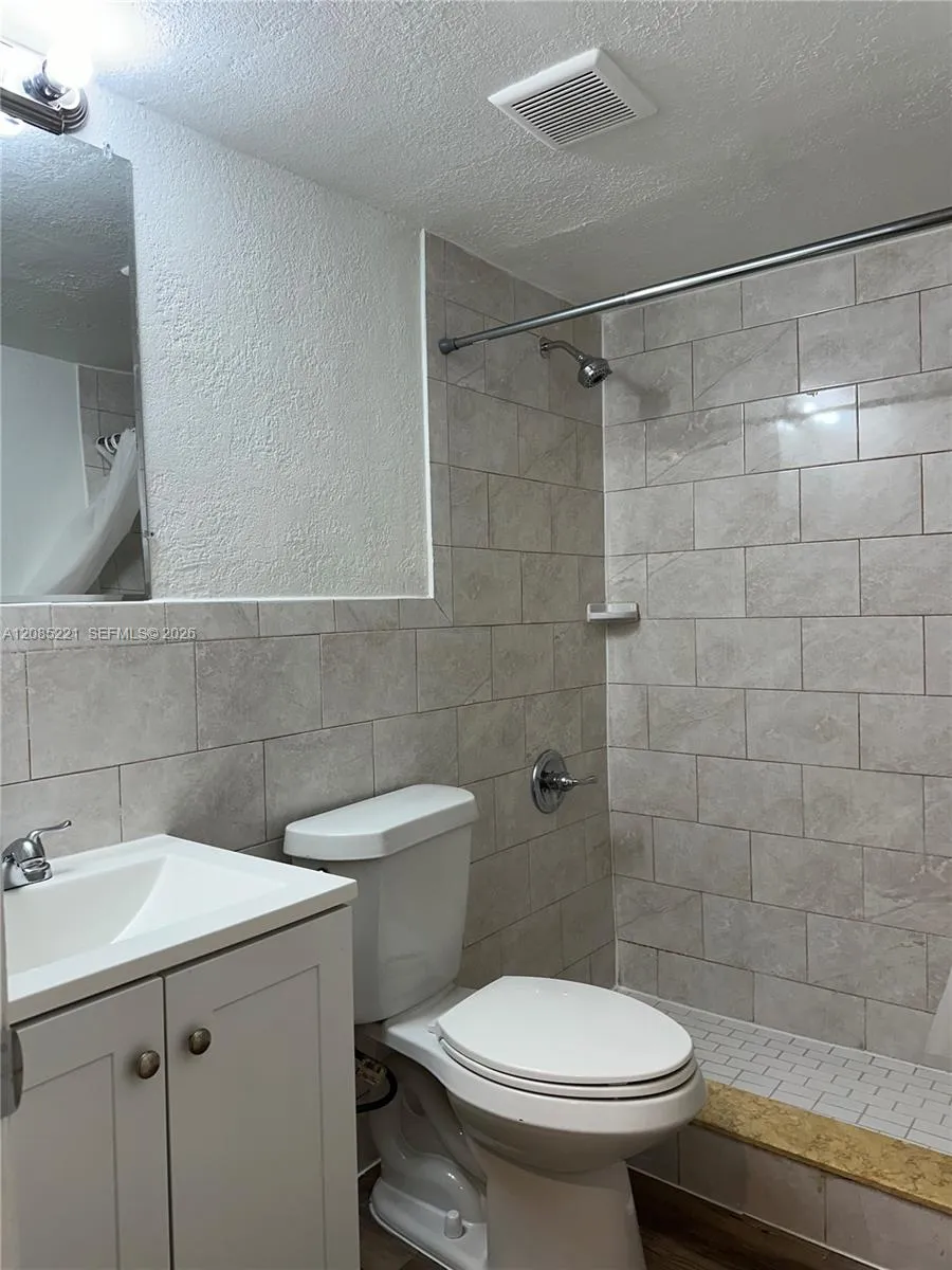 1928 Jefferson St #4 Hollywood, FL 33020