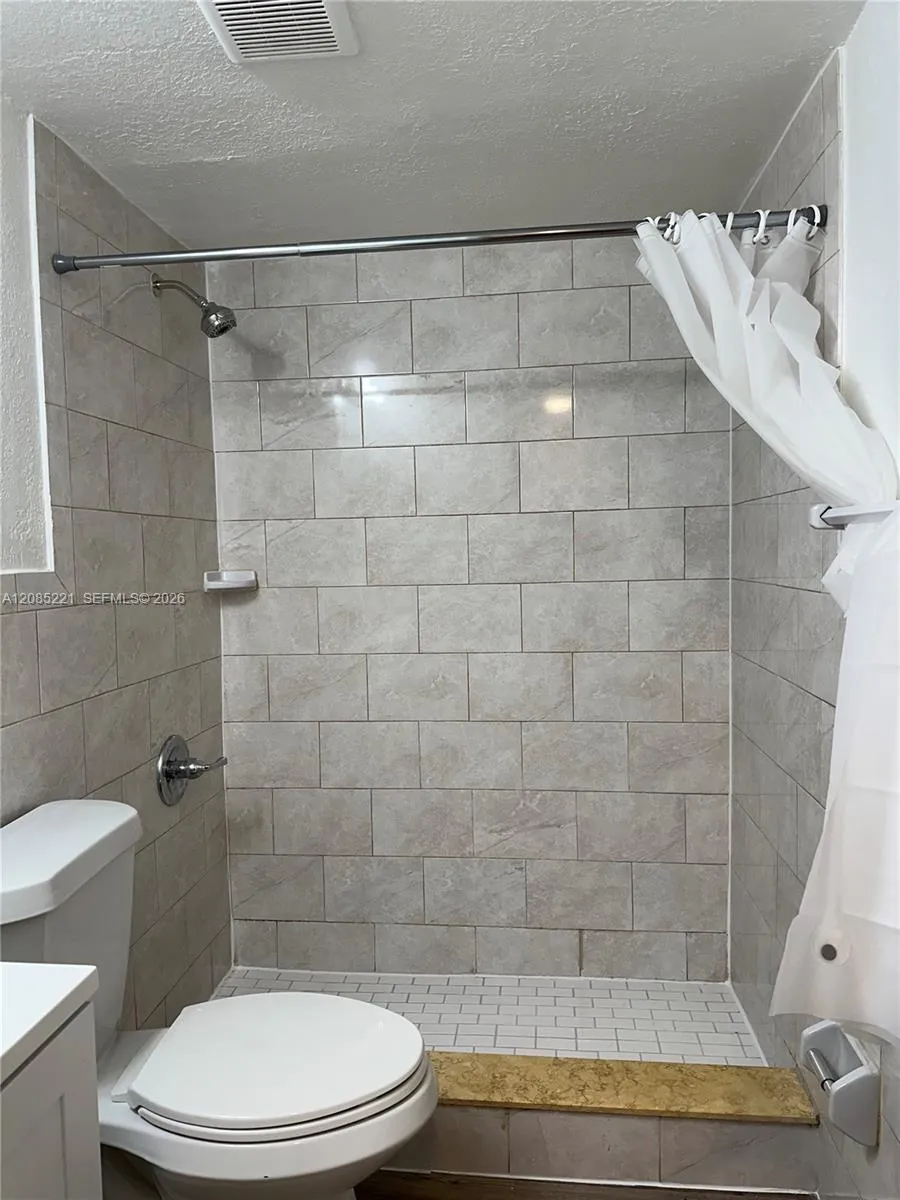 1928 Jefferson St #4 Hollywood, FL 33020