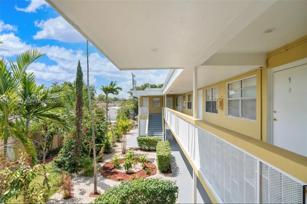 1928 Jefferson St #4 Hollywood, FL 33020