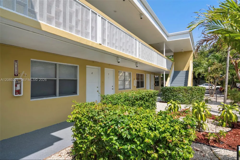 1928 Jefferson St #4 Hollywood, FL 33020