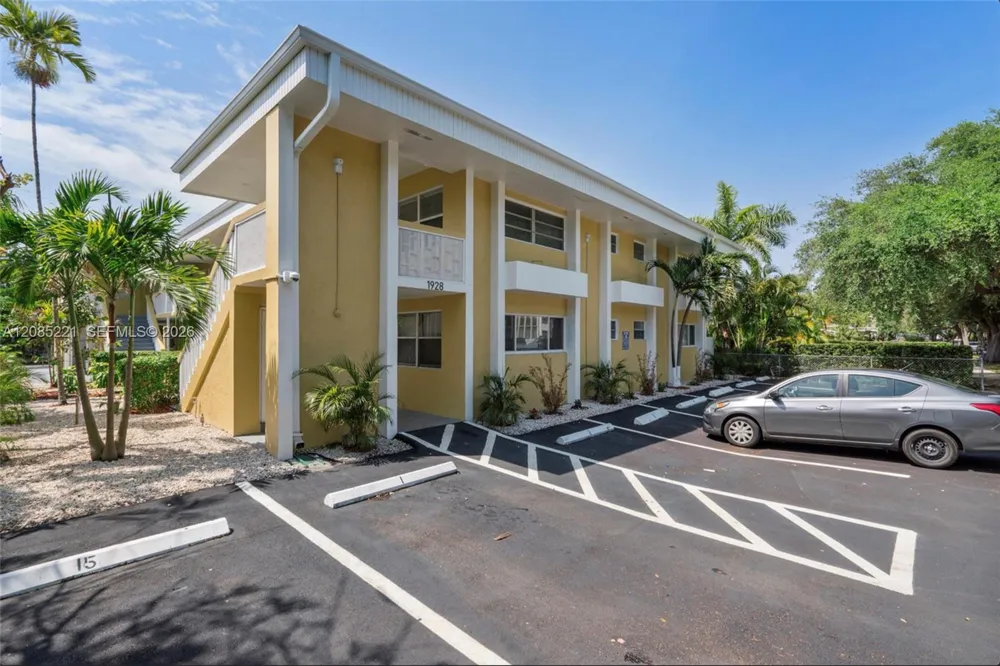1928 Jefferson St #4 Hollywood, FL 33020