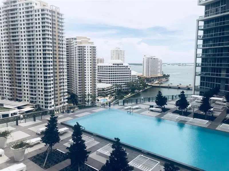 465 BRICKELL AVENUE #1806 Miami, FL 33131