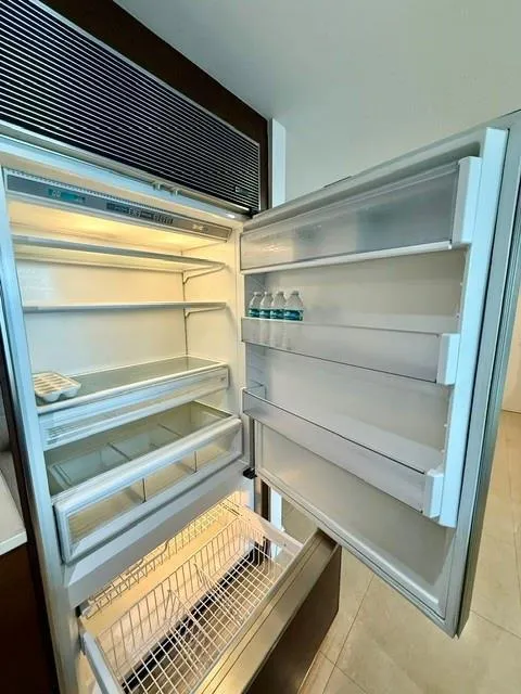 465 BRICKELL AVENUE #1806 Miami, FL 33131