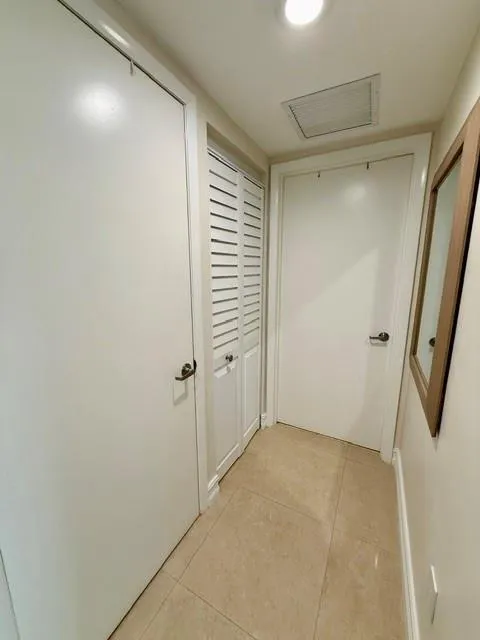 465 BRICKELL AVENUE #1806 Miami, FL 33131