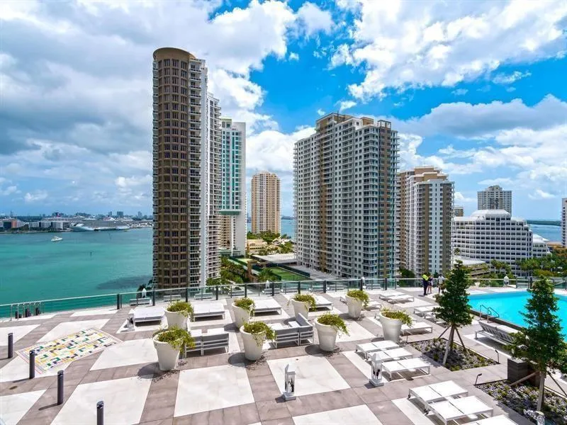 465 BRICKELL AVENUE #1806 Miami, FL 33131