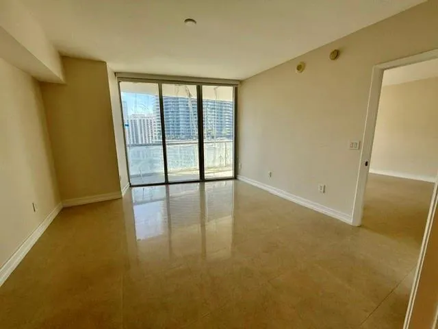 465 BRICKELL AVENUE #1806 Miami, FL 33131