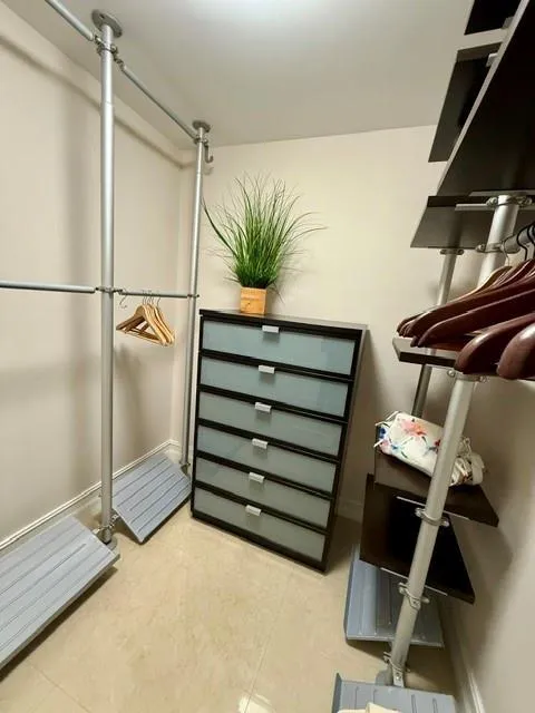 465 BRICKELL AVENUE #1806 Miami, FL 33131
