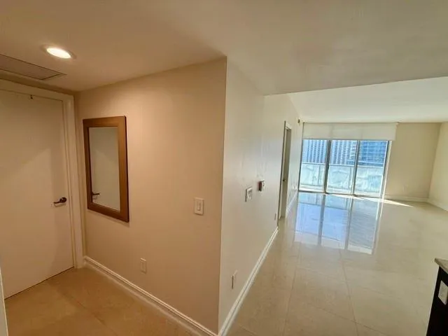 465 BRICKELL AVENUE #1806 Miami, FL 33131