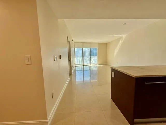 465 BRICKELL AVENUE #1806 Miami, FL 33131
