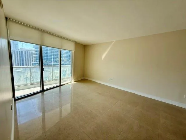465 BRICKELL AVENUE #1806 Miami, FL 33131