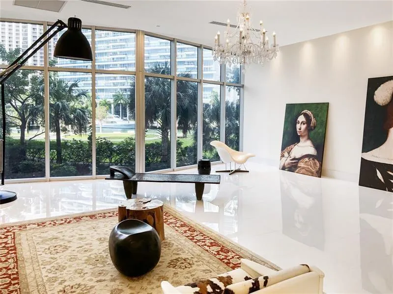 465 BRICKELL AVENUE #1806 Miami, FL 33131