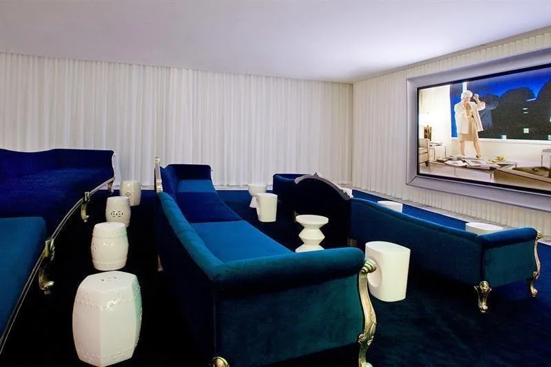 465 BRICKELL AVENUE #1806 Miami, FL 33131