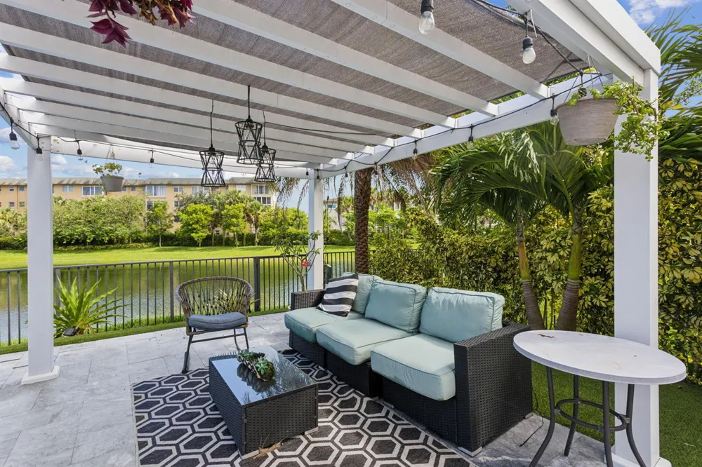 990 Veleiros Boulevard Lighthouse Point, FL 33064