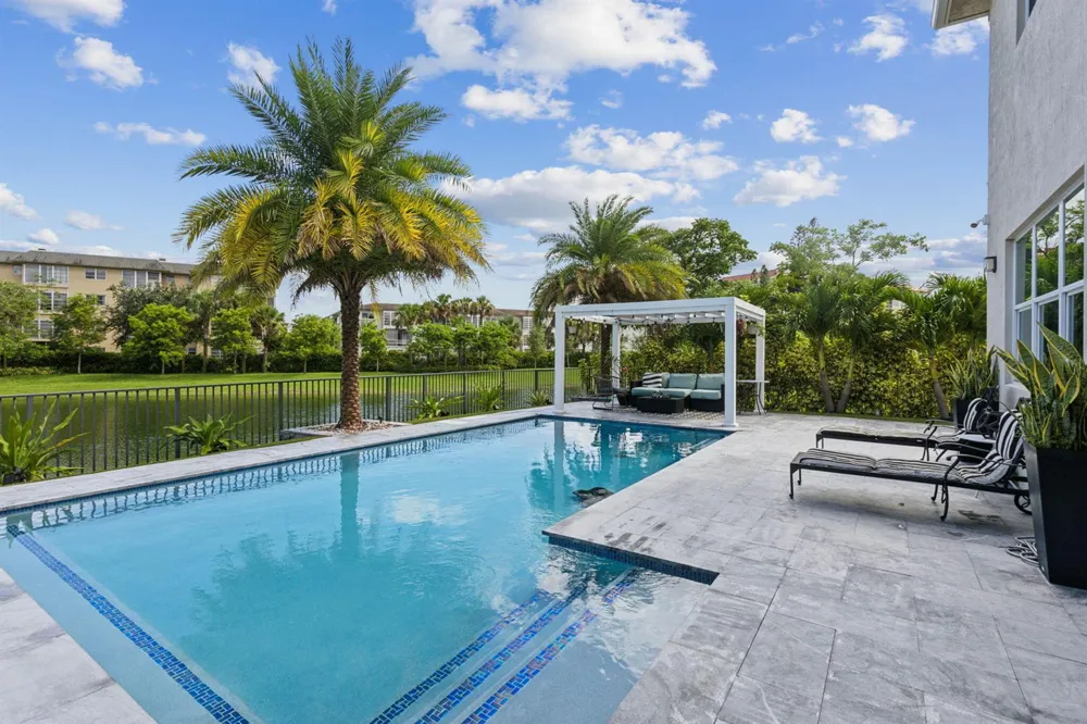990 Veleiros Boulevard Lighthouse Point, FL 33064
