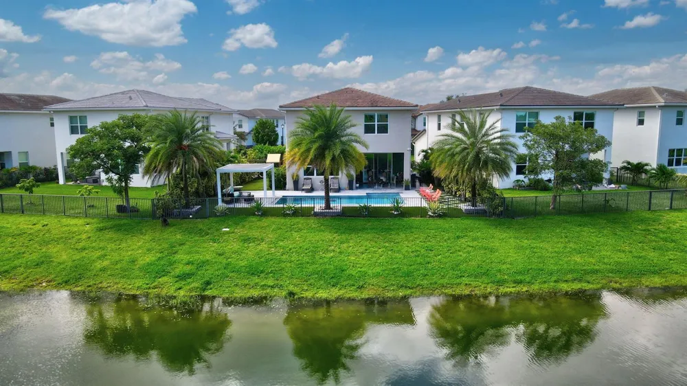 990 Veleiros Boulevard Lighthouse Point, FL 33064