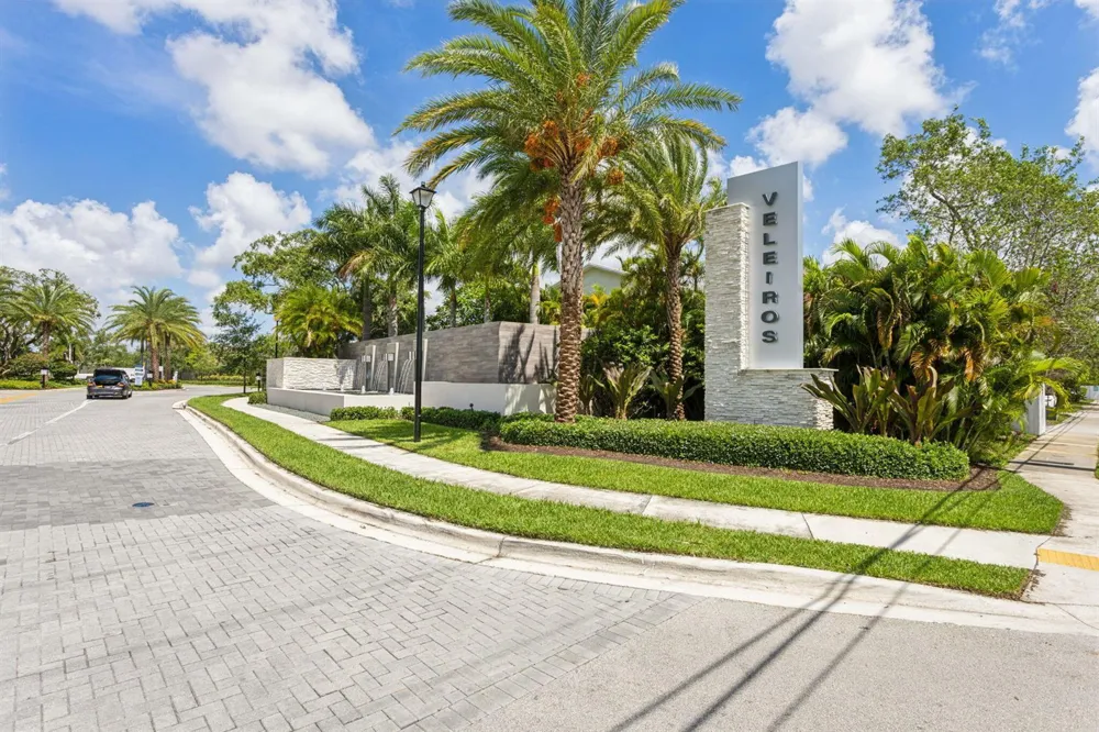 990 Veleiros Boulevard Lighthouse Point, FL 33064
