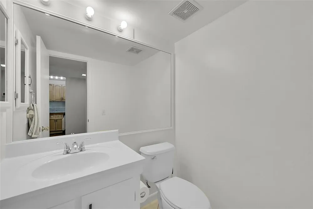 2304 S CYPRESS BEND DRIVE #512 Pompano Beach, FL 33069