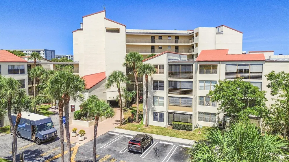 2304 S CYPRESS BEND DRIVE #512 Pompano Beach, FL 33069