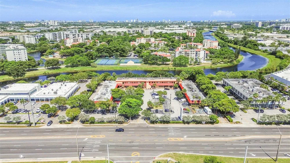 2304 S CYPRESS BEND DRIVE #512 Pompano Beach, FL 33069