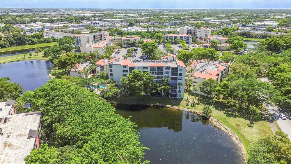 2304 S CYPRESS BEND DRIVE #512 Pompano Beach, FL 33069