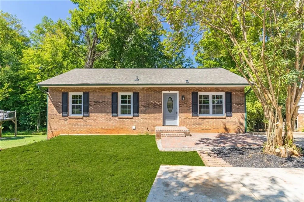 516 Heatherton Lane Rural Hall, NC 27045