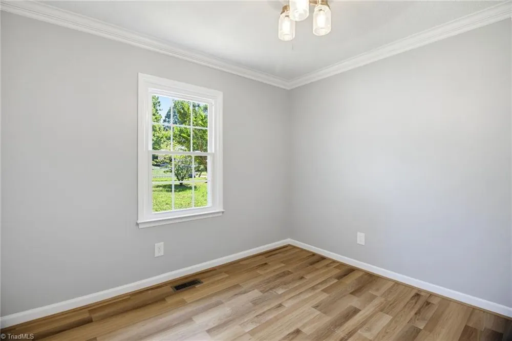 516 Heatherton Lane Rural Hall, NC 27045