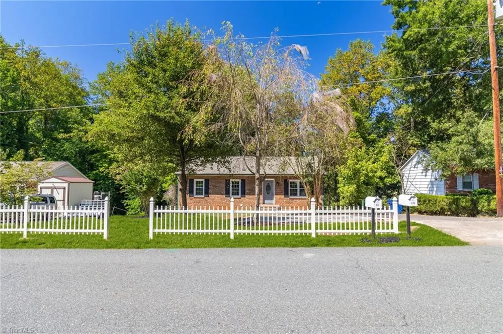 516 Heatherton Lane Rural Hall, NC 27045