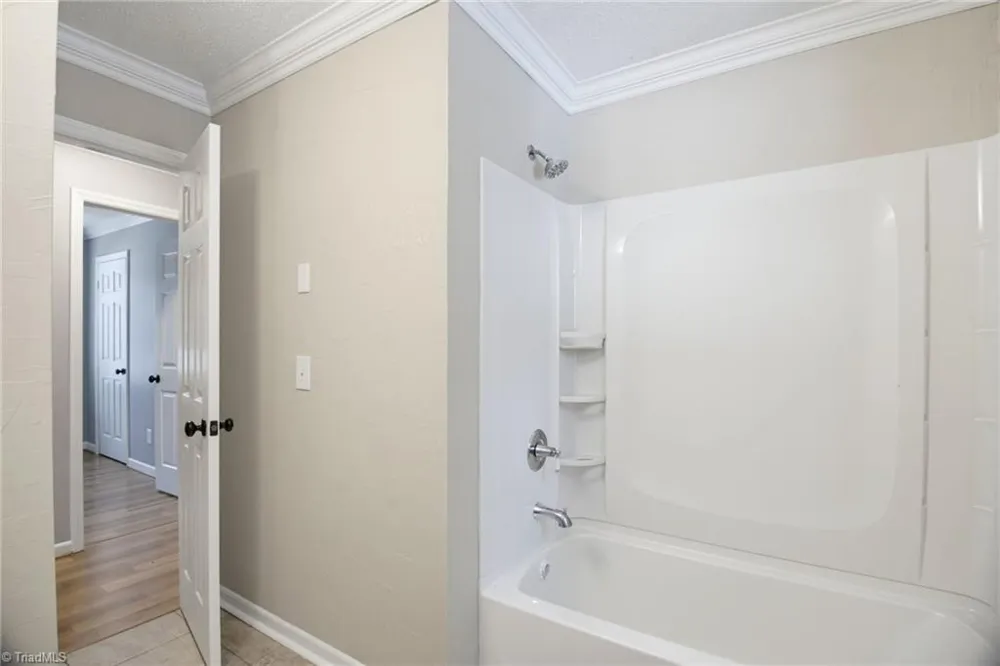 516 Heatherton Lane Rural Hall, NC 27045