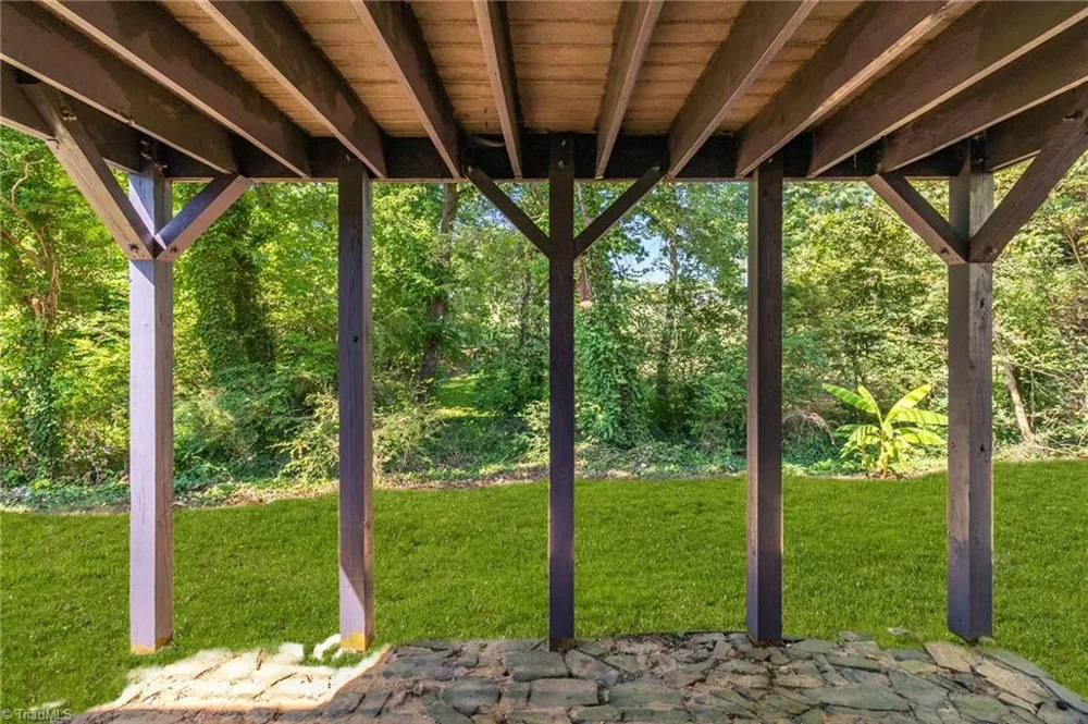 516 Heatherton Lane Rural Hall, NC 27045