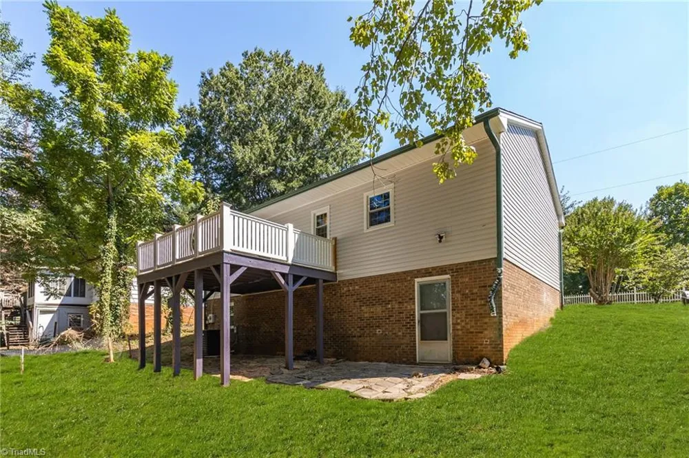 516 Heatherton Lane Rural Hall, NC 27045