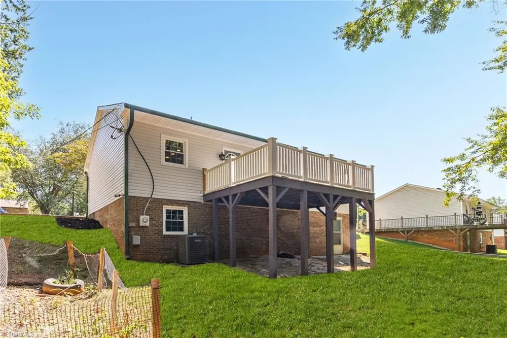 516 Heatherton Lane Rural Hall, NC 27045