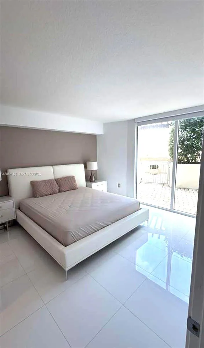 200 Sunny Isles Blvd - Lanai #2-502 Sunny Isles Beach, FL 33160